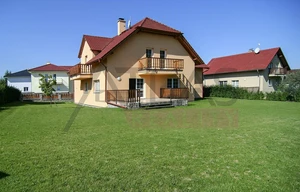 Family house for rent, 400m<sup>2</sup>, 650m<sup>2</sup> of land