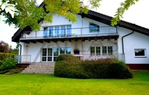 Family house for rent, 300m<sup>2</sup>, 750m<sup>2</sup> of land