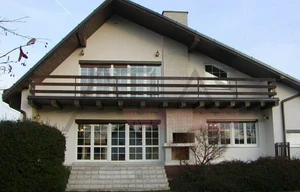 Family house for rent, 300m<sup>2</sup>, 750m<sup>2</sup> of land
