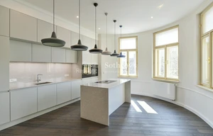 Apartment for rent, 4+kk - 3 bedrooms, 170m<sup>2</sup>