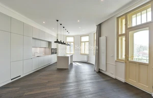 Apartment for rent, 4+kk - 3 bedrooms, 170m<sup>2</sup>