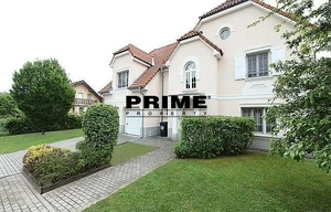 Family house for rent, 223m<sup>2</sup>, 691m<sup>2</sup> of land