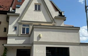 Family house for rent, 381m<sup>2</sup>, 250m<sup>2</sup> of land