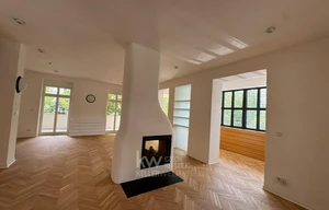 Family house for rent, 381m<sup>2</sup>, 250m<sup>2</sup> of land