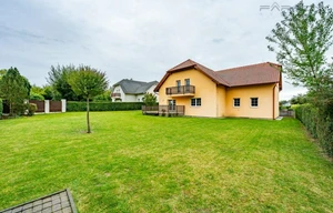 Family house for rent, 400m<sup>2</sup>, 1044m<sup>2</sup> of land