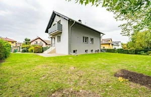 Family house for rent, 300m<sup>2</sup>, 800m<sup>2</sup> of land