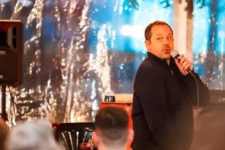 Laughing in two languages: An American stand-up takes on Czech humor