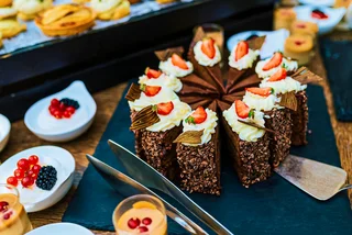 Just in time for spring: Bottomless champagne brunch returns to Prague