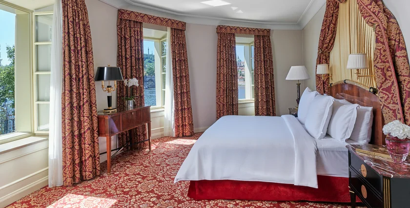 Hotel FOUR SEASONS PRAHA Royal Suite bedroom 09-2025