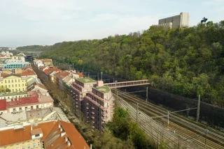 A new pedestrian walkway will connect Prague’s Karlín district to Vítkov Hill