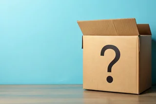 Prague shoppers gamble on lost and unclaimed parcels in new pop-up store