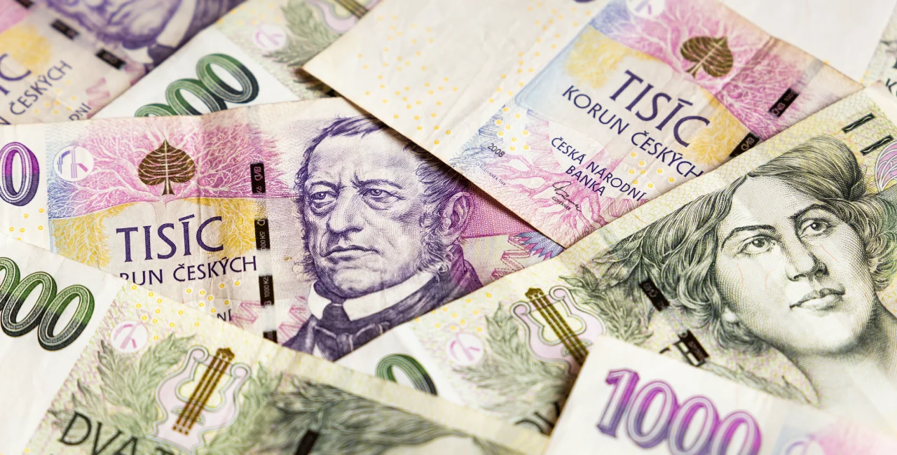 Average wages in Prague soar past CZK 62,000 monthly, highest in Czechia