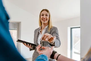 ASK AN EXPERT:  What is the advantage of using a rental agent in Prague?