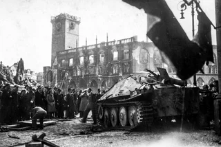 Old Town Square in May 1945 / via Vojenský historický archiv VÚA