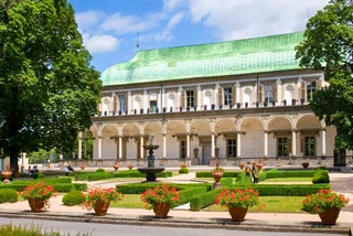 Prague Castle reopens its gardens along with renovated trail to Deer Moat