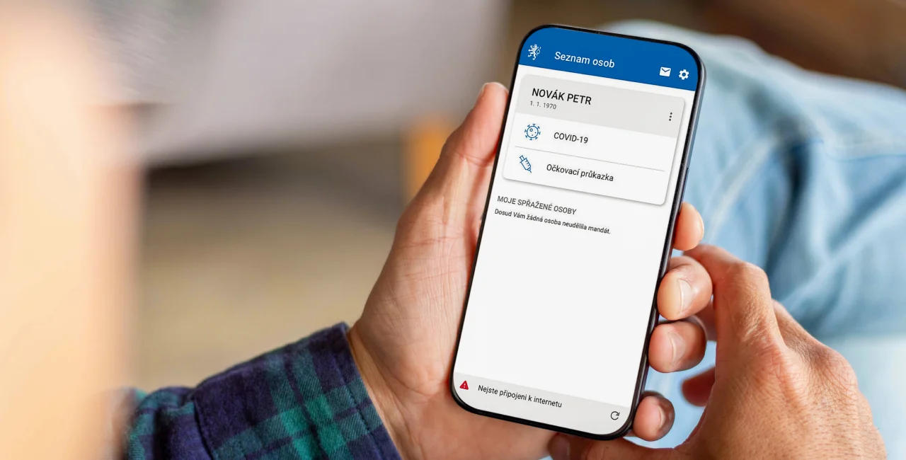 Shutterstock by panitanphoto, EZ Karta