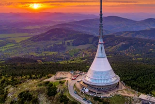 Liberec region set to buy landmark Ještěd hotel and tower