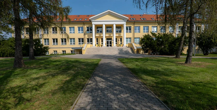 Nebušice school SUNSET Nebušice 04-2025 web  zakladni-skola-2