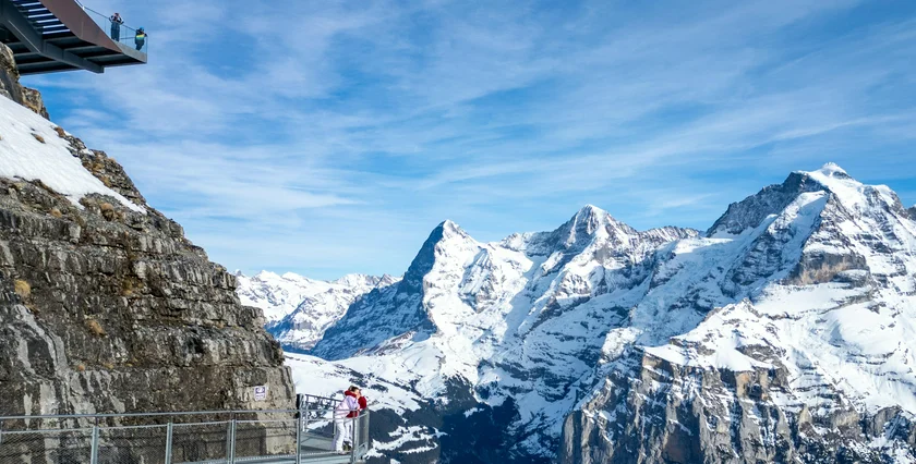 Schilthorn Thrill Walk Swiss Tourism 05-2025 Schilthorn_Top - Bilder Thrill_Walk_DJI_0315_webalbum_1_print