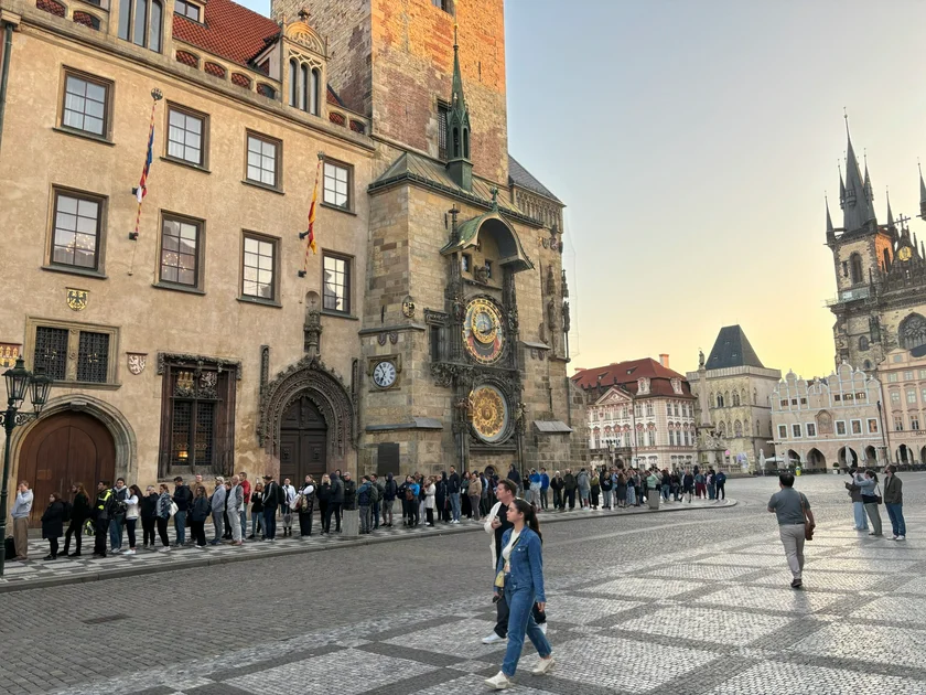 The line stretch around the Astronomical Clock. Photo: Elizabeth Zahradnicek Haas